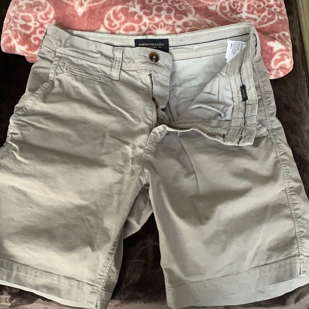 Men’s grey American Eagle Shorts